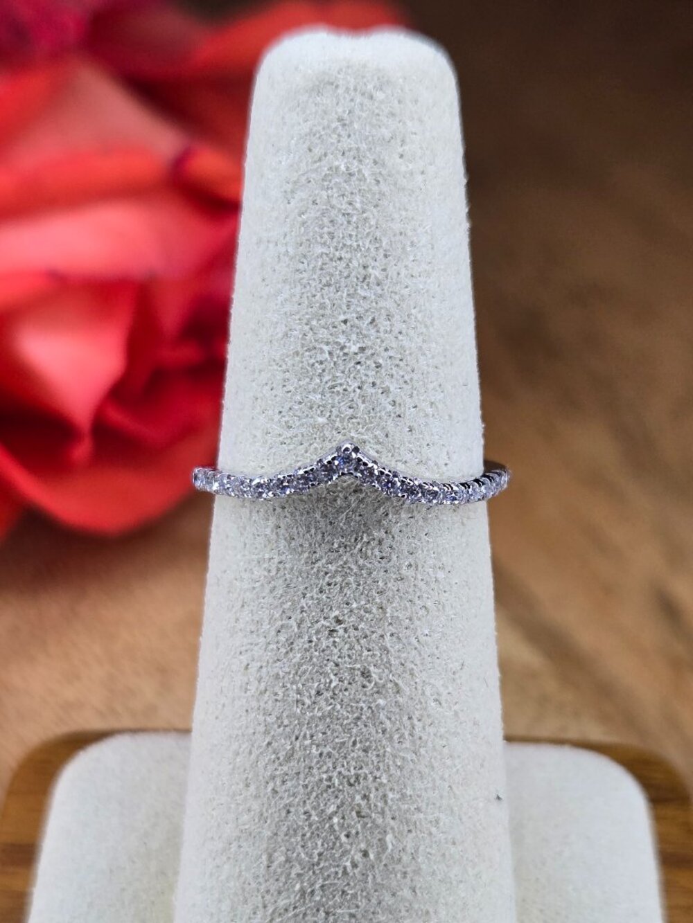 NWOT Sterling Silver 925 V-Shape Moissanite Band Size 6 Dainty Wedding Everyday